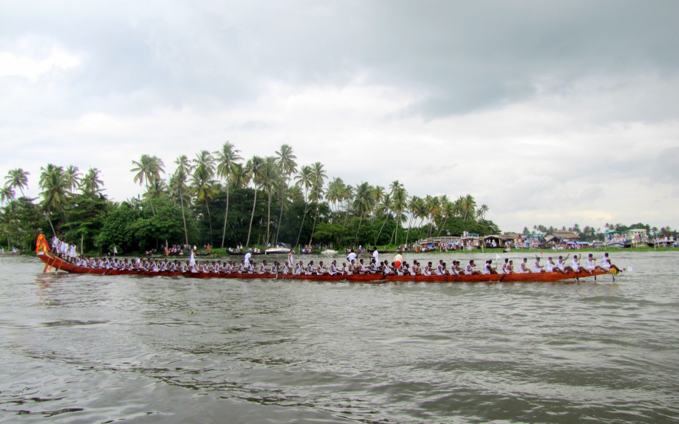 Front-Row to the Roar: Why a Luxury Houseboat is the Best Seat for Nehru Trophy 2026