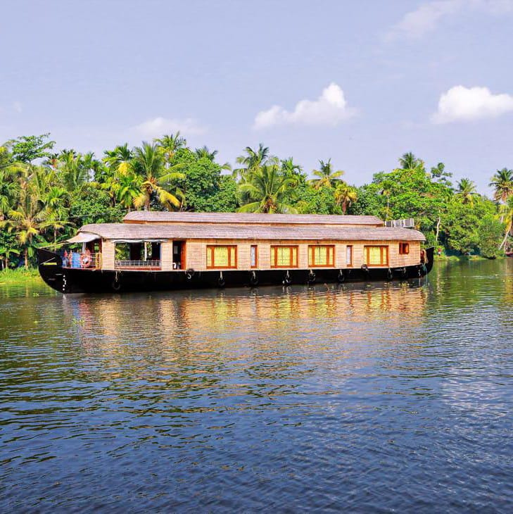 Business-to-Business Houseboat Tourism Solutions